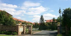 Click to view larger images Home For Sale Clear Island Waters Queensland
