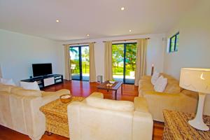 Click to view larger images Lifestyle Property & Business For Sale Yeppoon